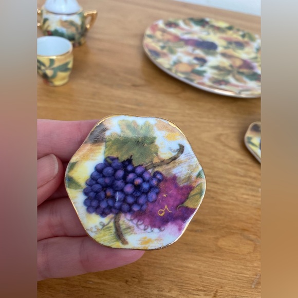 Tea Set - Picture 5 of 16